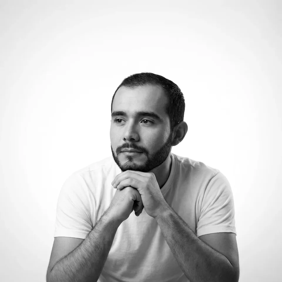 Abdiel Hernández thinking through the problem before writing code